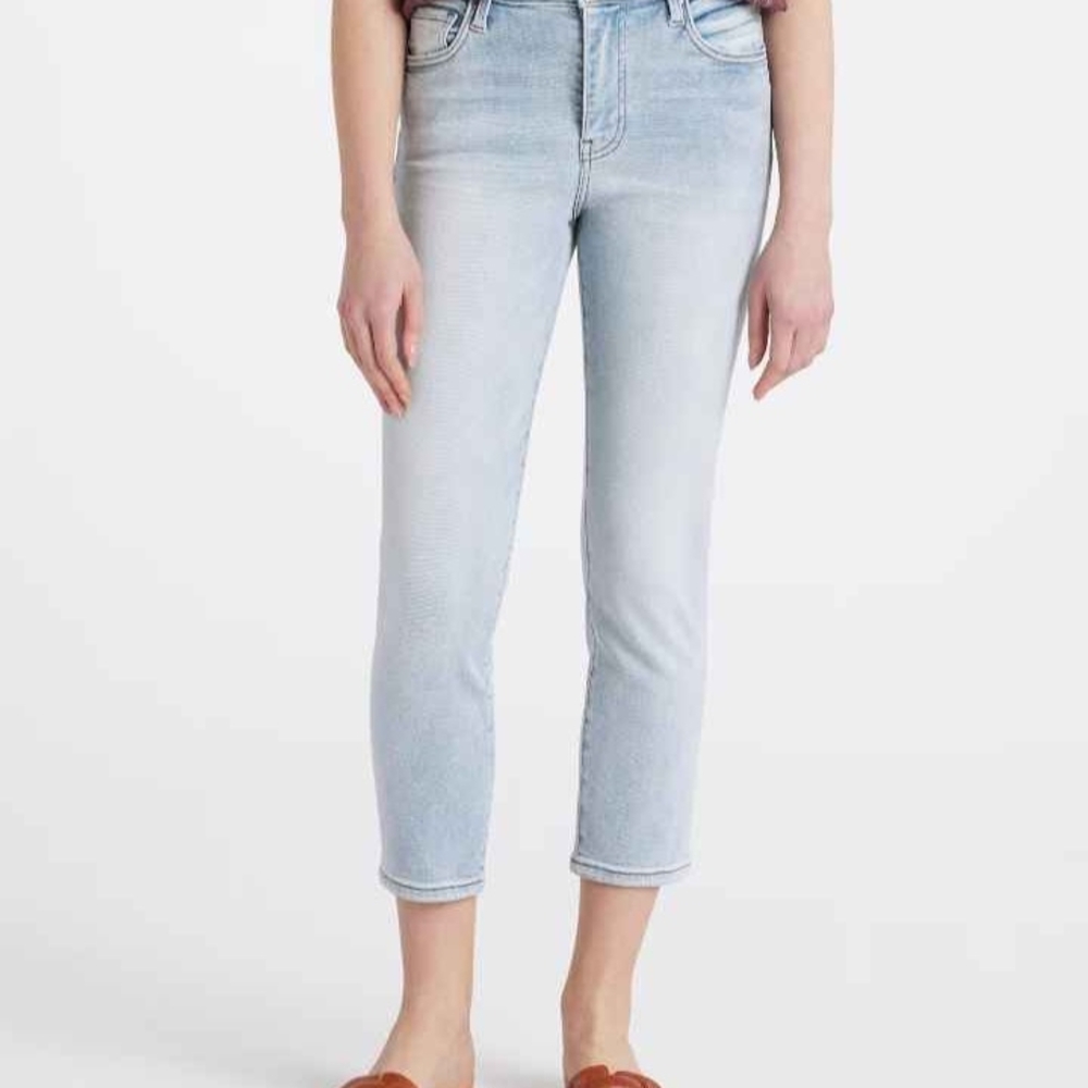 Kut from the Kloth Catherine Crop Straight Light Wash Very Stretchy Ankle Jeans